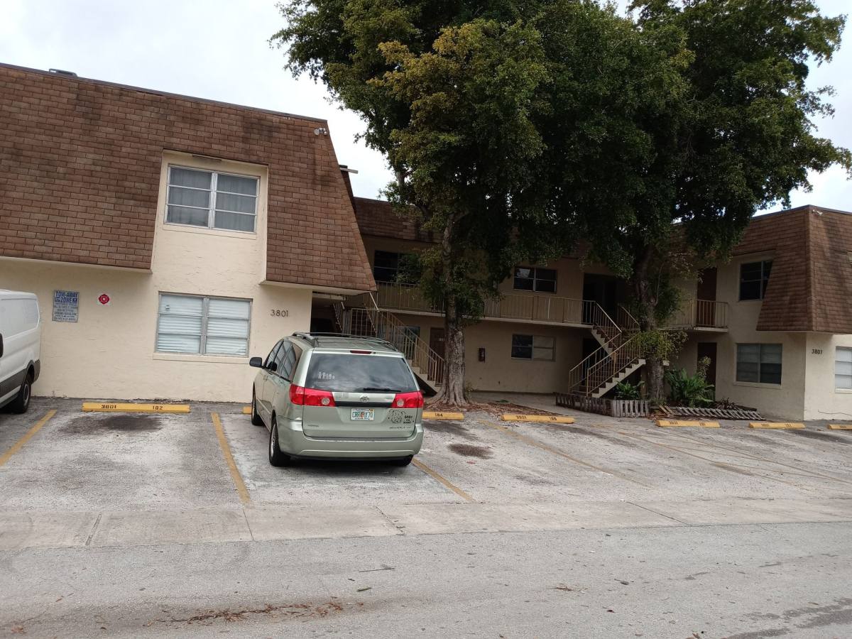 Apartment for rent at 3801 SW 59 Terrace, Fort Lauderdale, FL 33314