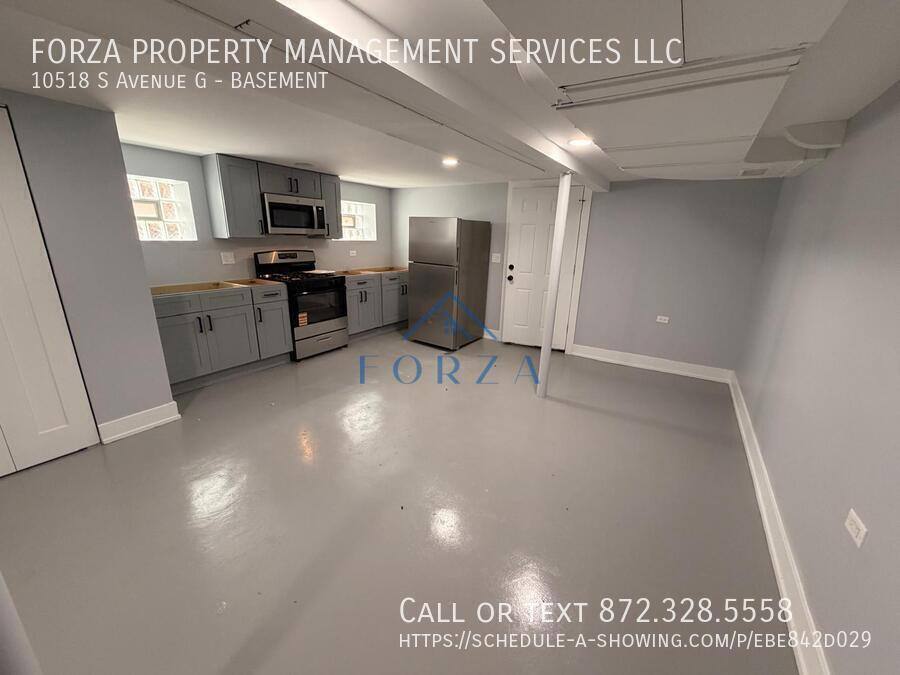 Apartment for rent at 10518 S Ave #G, Chicago, IL 60617