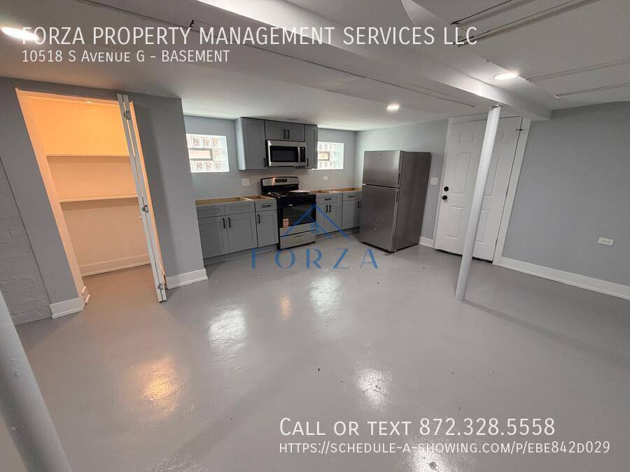 Apartment for rent at 10518 S Ave #G, Chicago, IL 60617