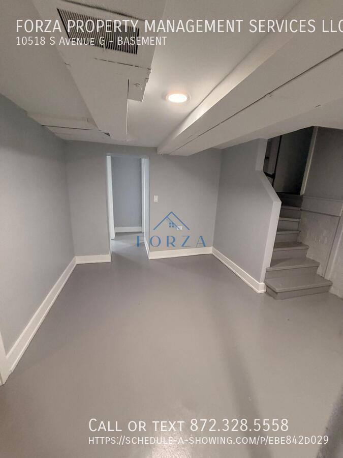 Apartment for rent at 10518 S Ave #G, Chicago, IL 60617