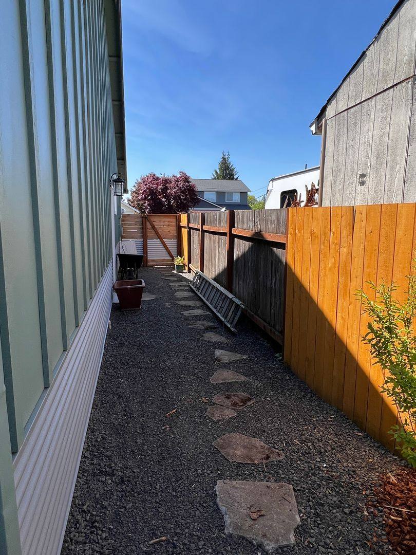 Apartment for rent at 206 Doris Dr, Newberg, OR 97132
