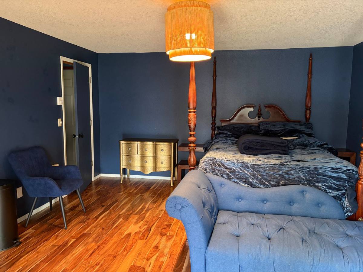 Apartment for rent at 206 Doris Dr, Newberg, OR 97132