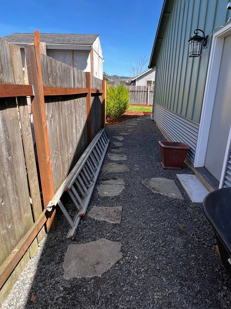 Apartment for rent at 206 Doris Dr, Newberg, OR 97132