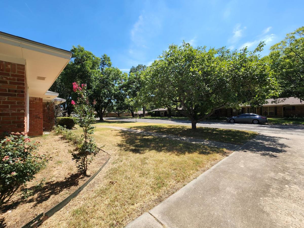 House for rent at 2604 Buckingham Dr, Denton, TX 76209