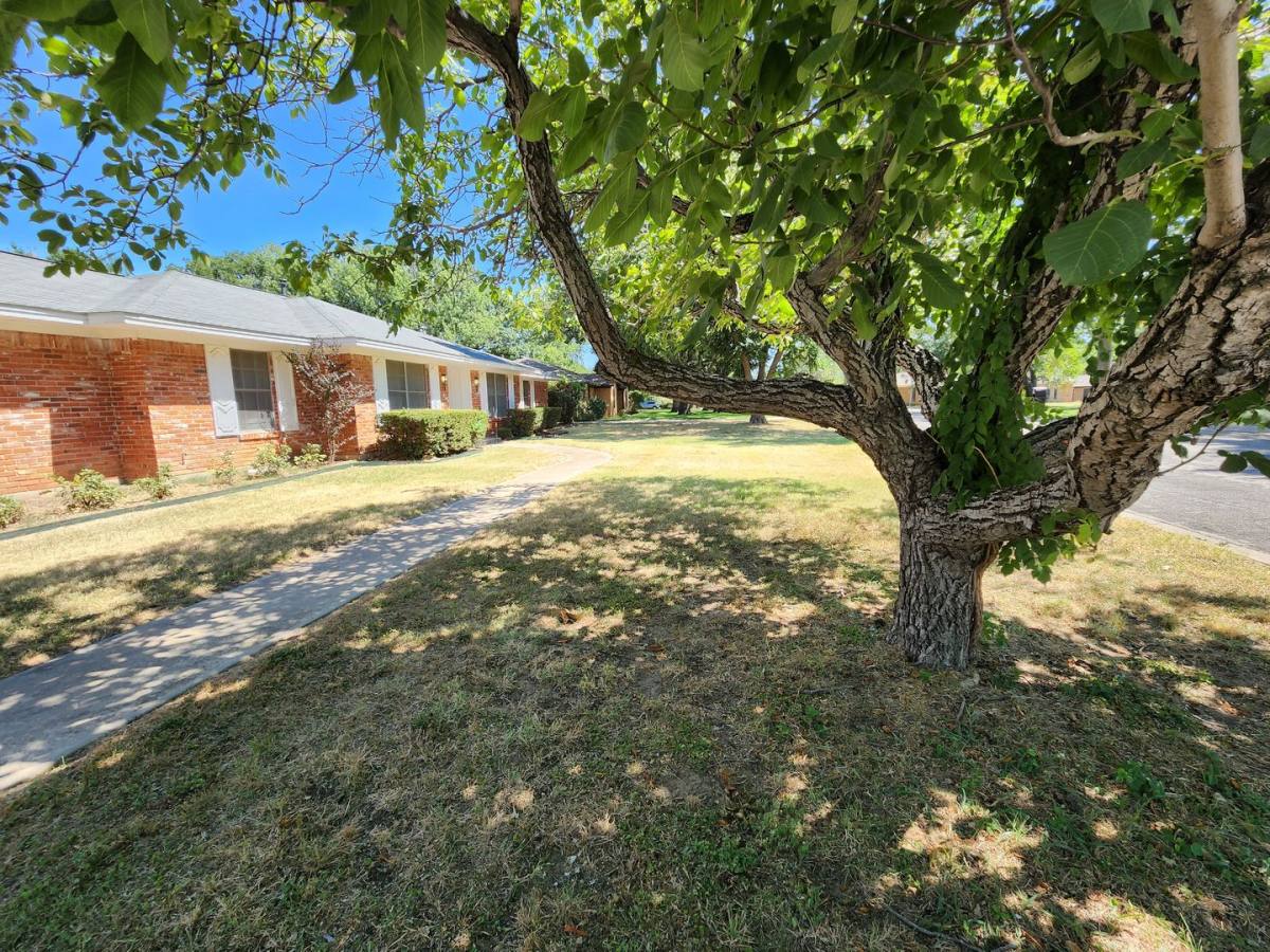 House for rent at 2604 Buckingham Dr, Denton, TX 76209