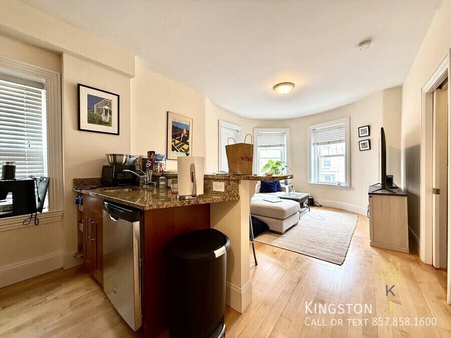 Apartment for rent at 674 Washington St #1R, Brookline, MA 02446