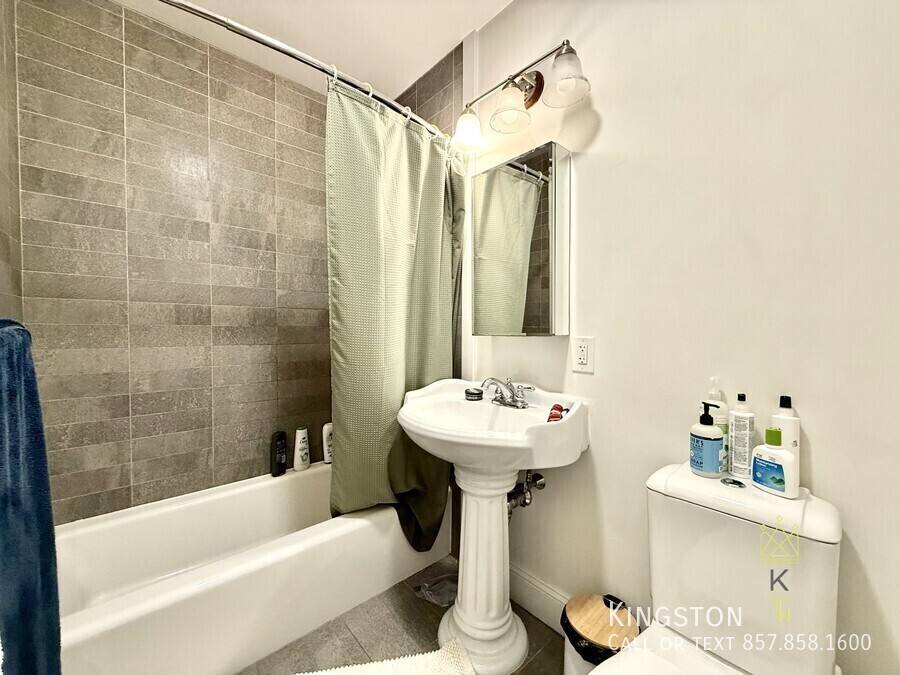 Apartment for rent at 674 Washington St #1R, Brookline, MA 02446