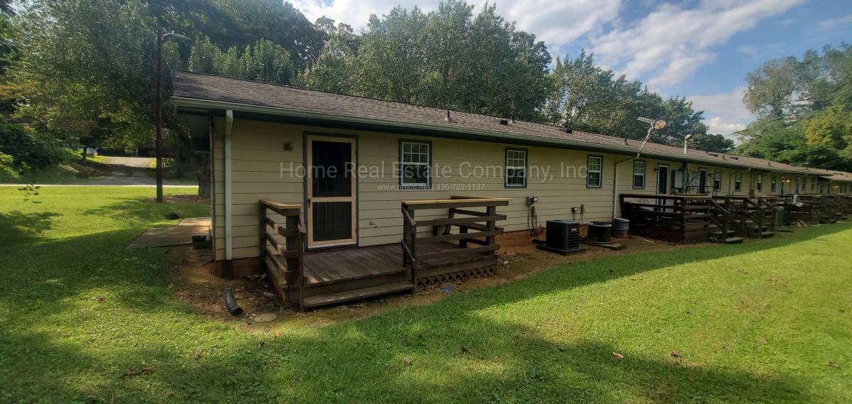 Apartment for rent at 3455 Valley Rd, Winston Salem, NC 27106