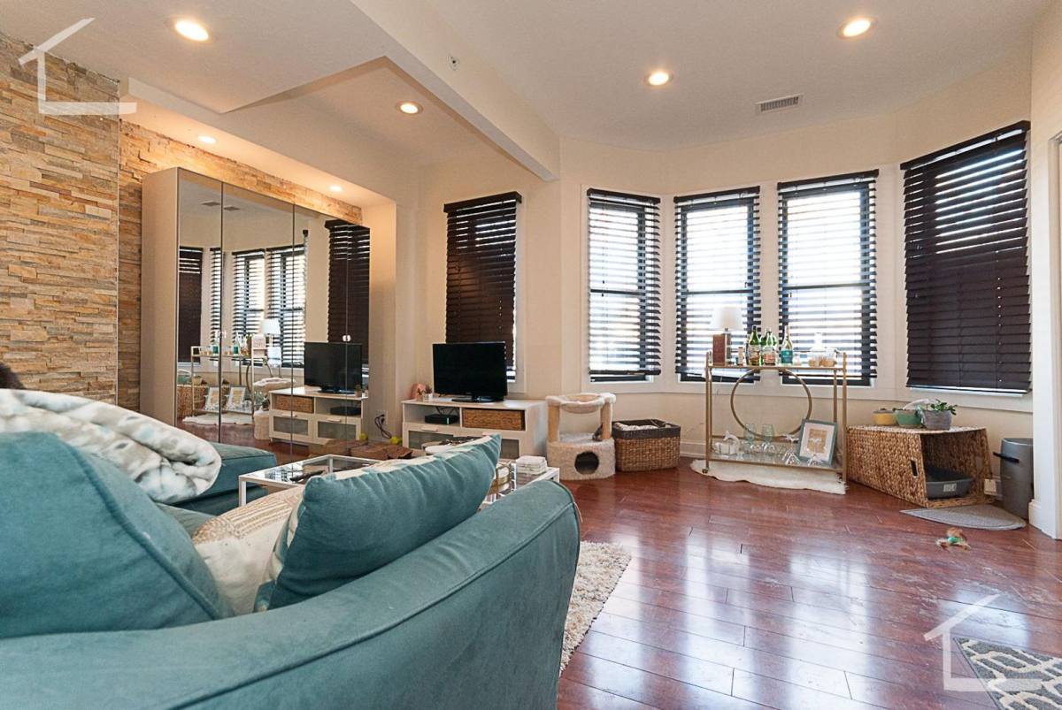 Apartment for rent at 1207 Beacon St #3, Brookline, MA 02446