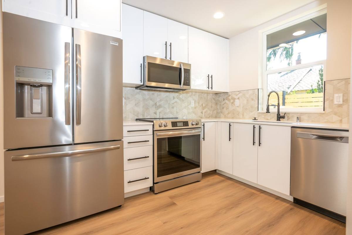 Townhouse for rent at 1567 NW 63rd St, Seattle, WA 98107