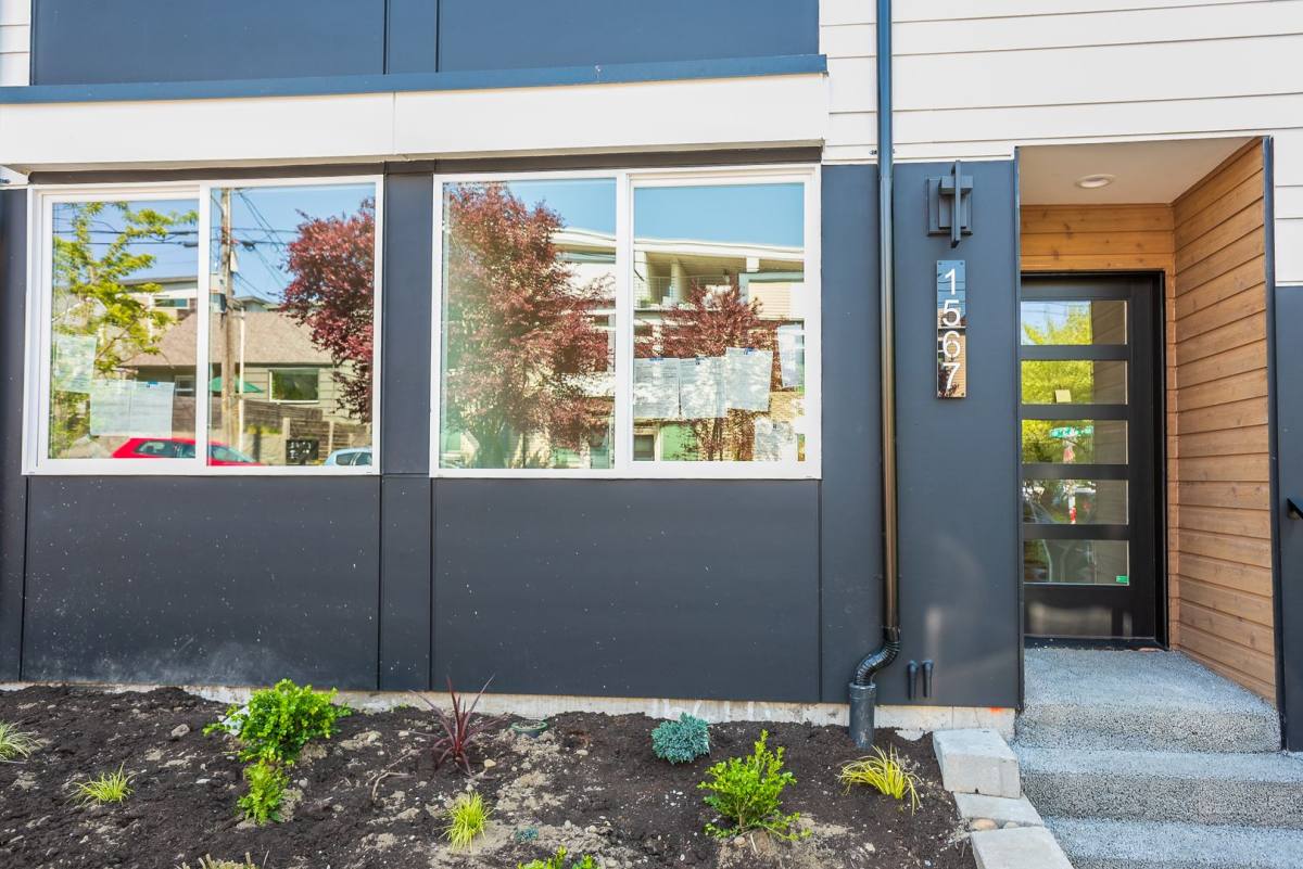 Townhouse for rent at 1567 NW 63rd St, Seattle, WA 98107
