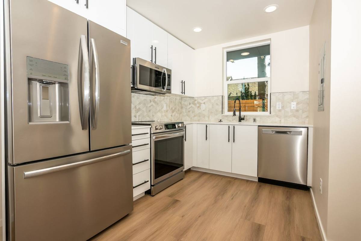 Townhouse for rent at 1567 NW 63rd St, Seattle, WA 98107