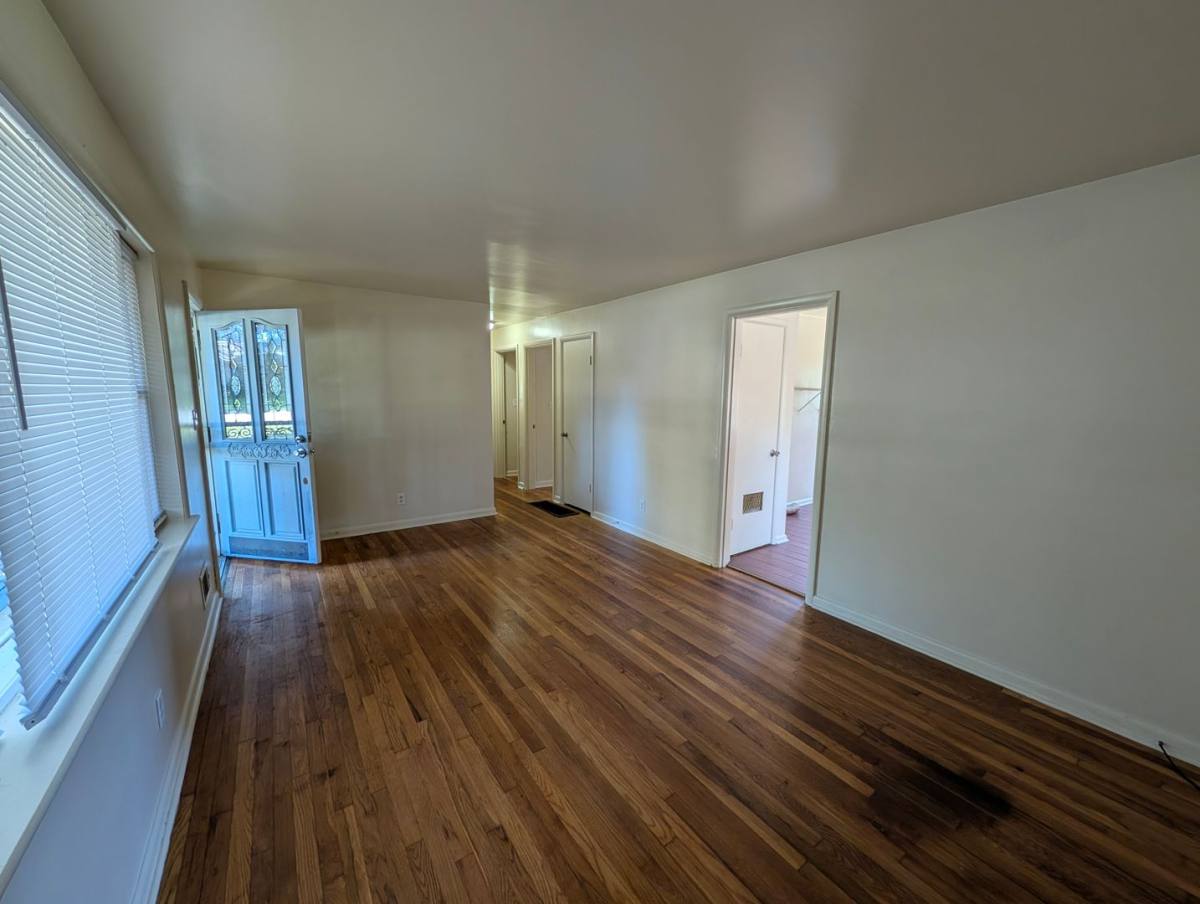 House for rent at 2311 Plantation Dr, Louisville, KY 40216