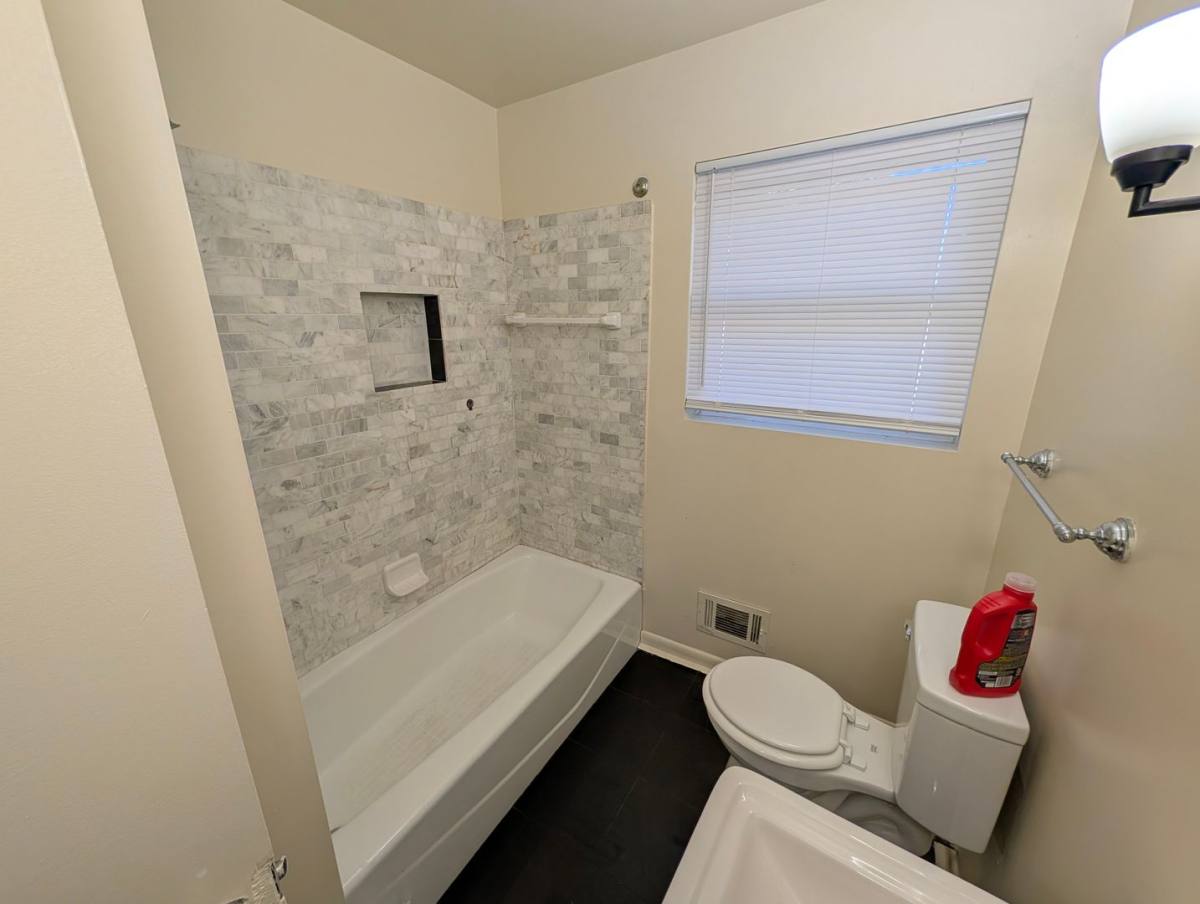 House for rent at 2311 Plantation Dr, Louisville, KY 40216