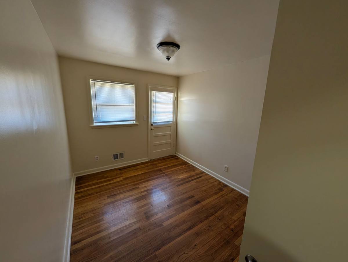 House for rent at 2311 Plantation Dr, Louisville, KY 40216
