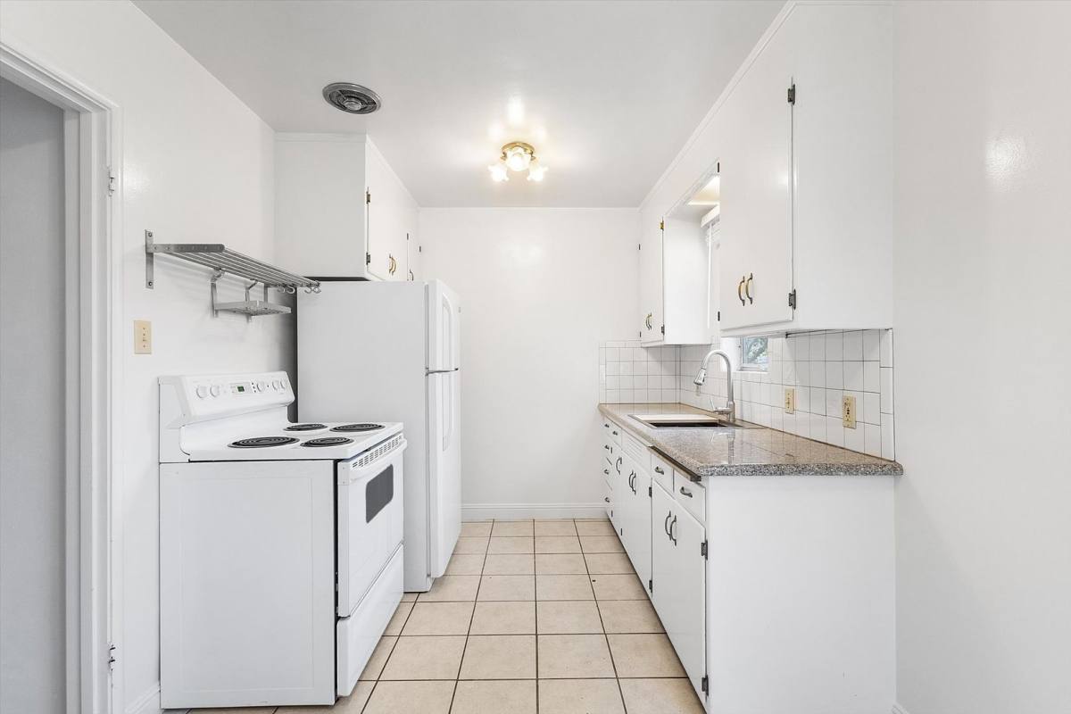 Apartment for rent at 2145 Santa Clara Ave, Alameda, CA 94501