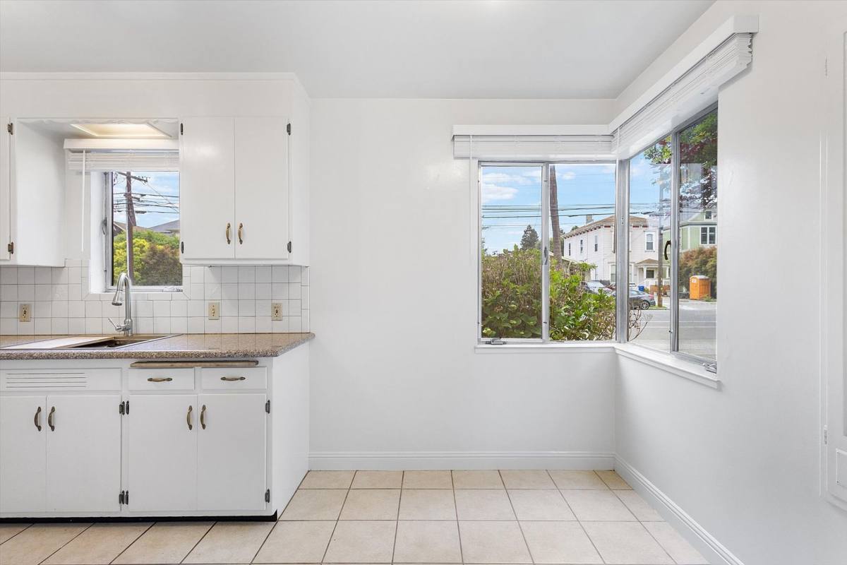 Apartment for rent at 2145 Santa Clara Ave, Alameda, CA 94501