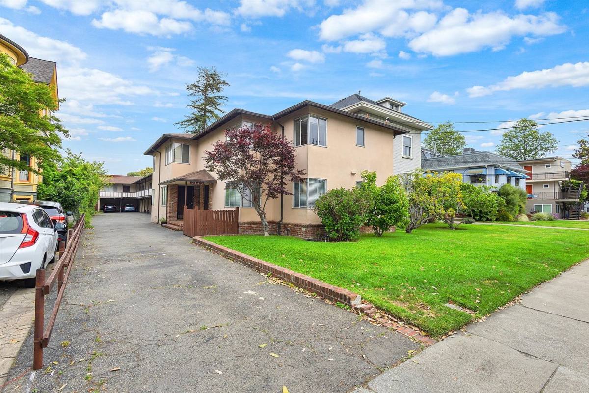 Apartment for rent at 2145 Santa Clara Ave, Alameda, CA 94501