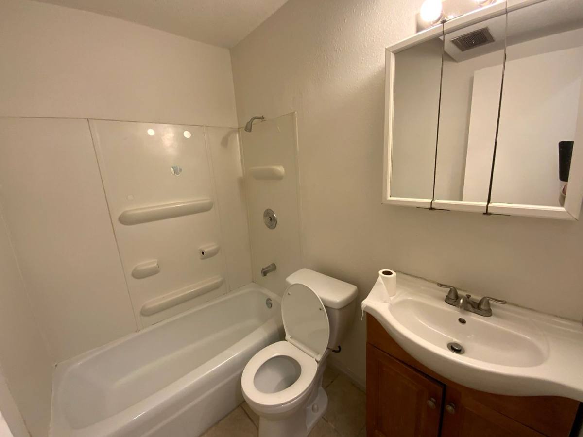 Apartment for rent at 1630 W Amos Dr, Columbia, MO 65203