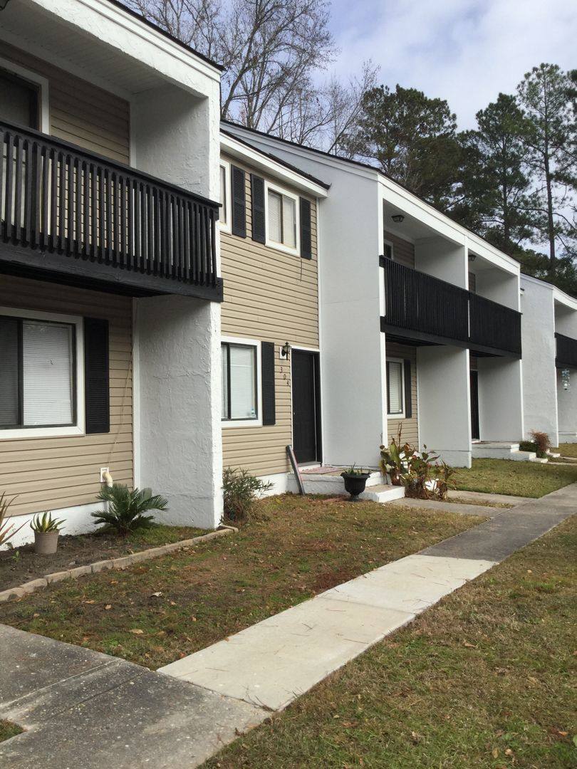Townhouse for rent at 401 Golf Rd, Summerville, SC 29483