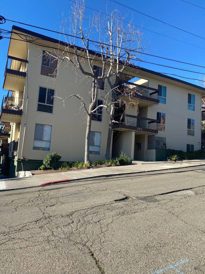 Condo for rent at 551 Jean St, Oakland, CA 94610