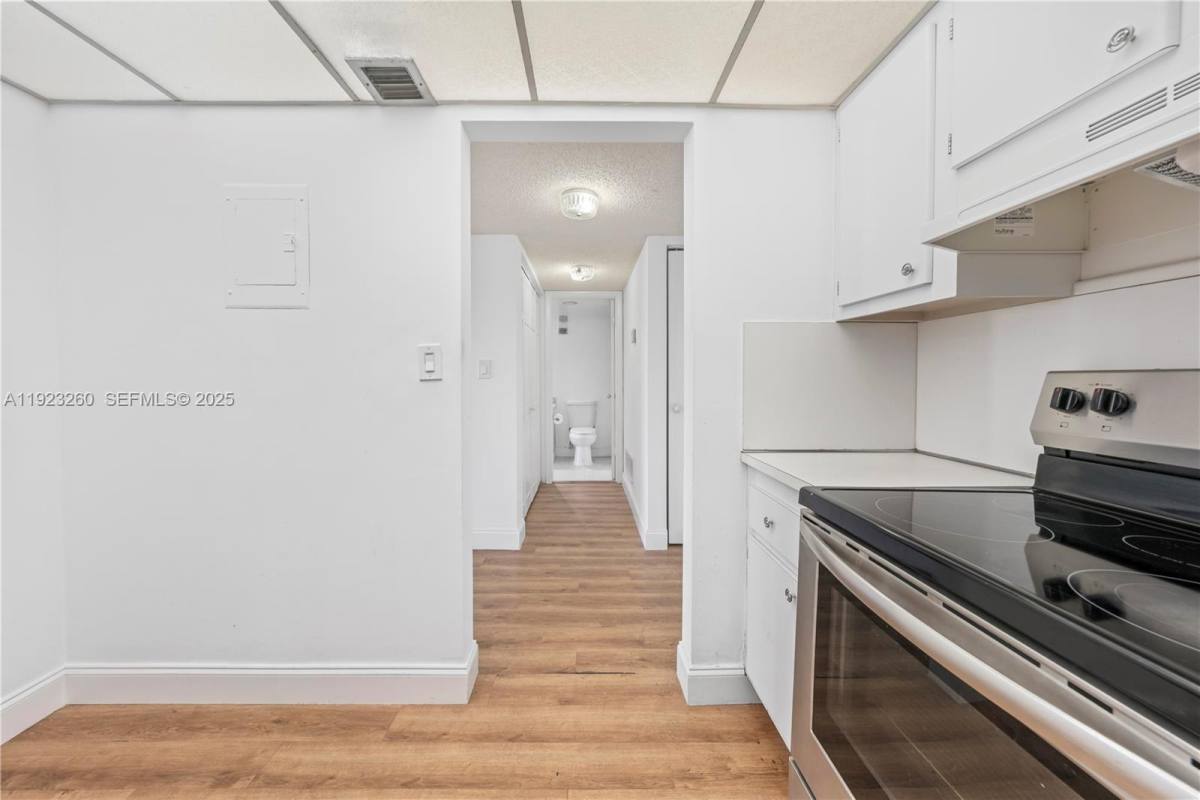 Apartment for rent at 1300 NE Miami Gardens Dr #1300512E, Miami, FL 33179