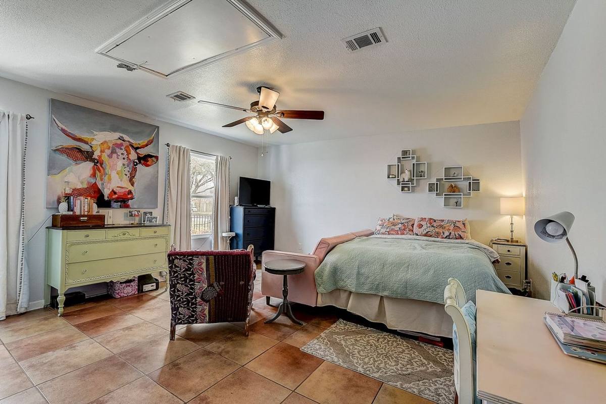 Apartment for rent at 3256 Greene Ave, Fort Worth, TX 76109