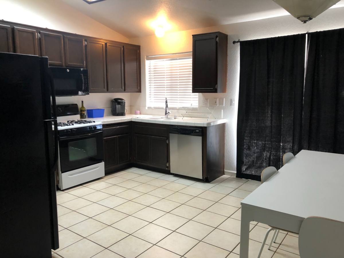 Apartment for rent at 31577 Via Pared, Thousand Palms, CA 92276