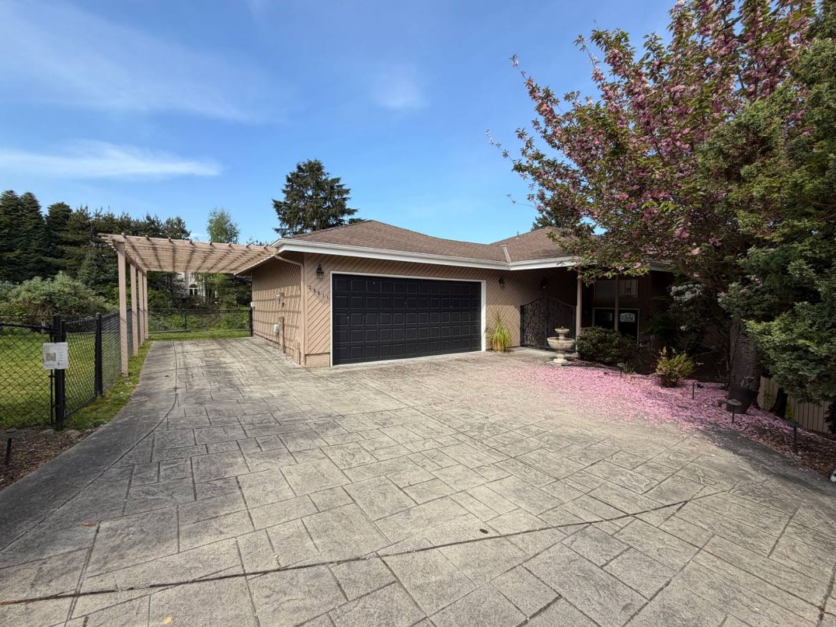 House for rent at 28811 Sound View Dr S, Seattle, WA 98198