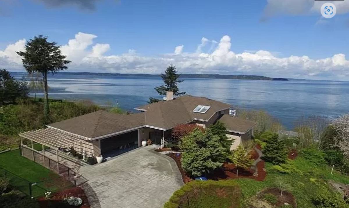 House for rent at 28811 Sound View Dr S, Seattle, WA 98198