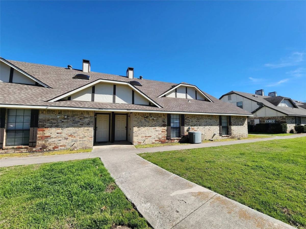 Apartment for rent at 3008 N Bell Ave, Denton, TX 76209
