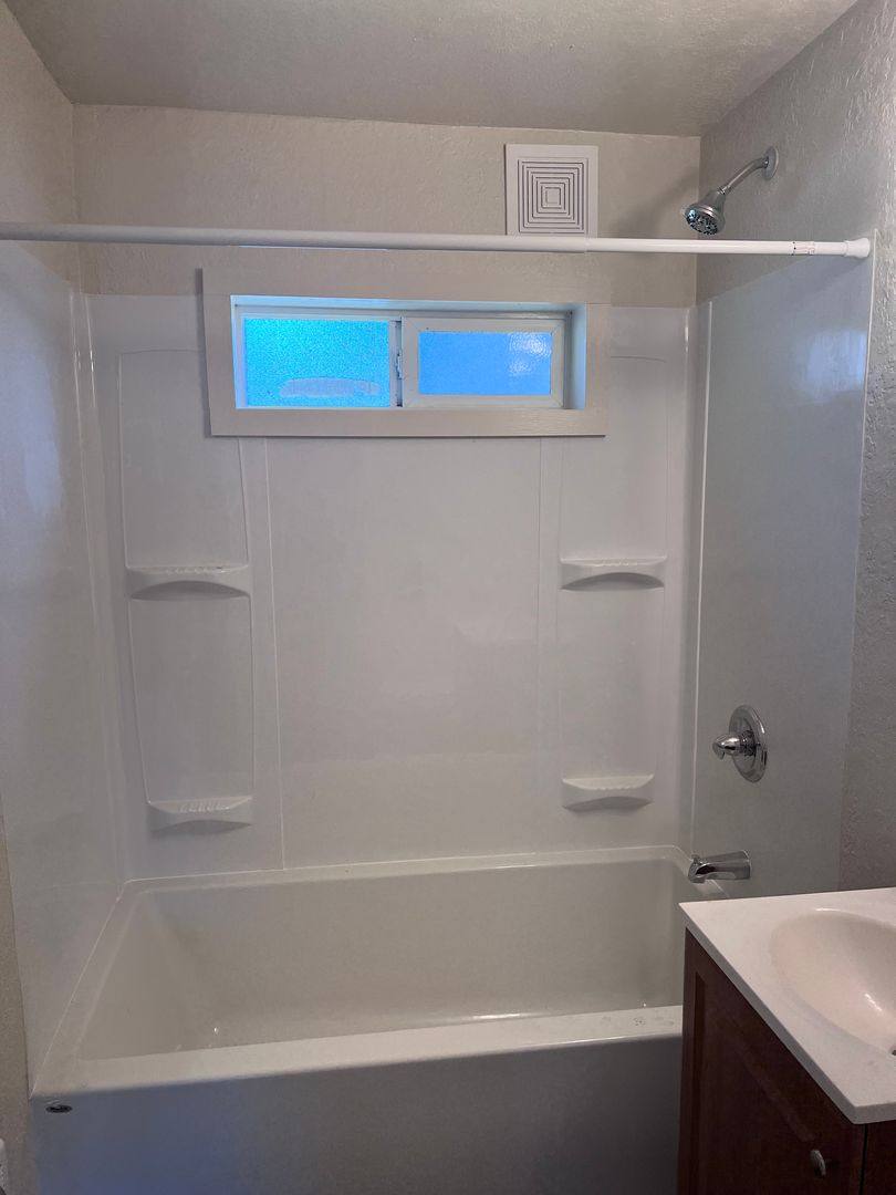 Apartment for rent at 4611 State St, Salem, OR 97301