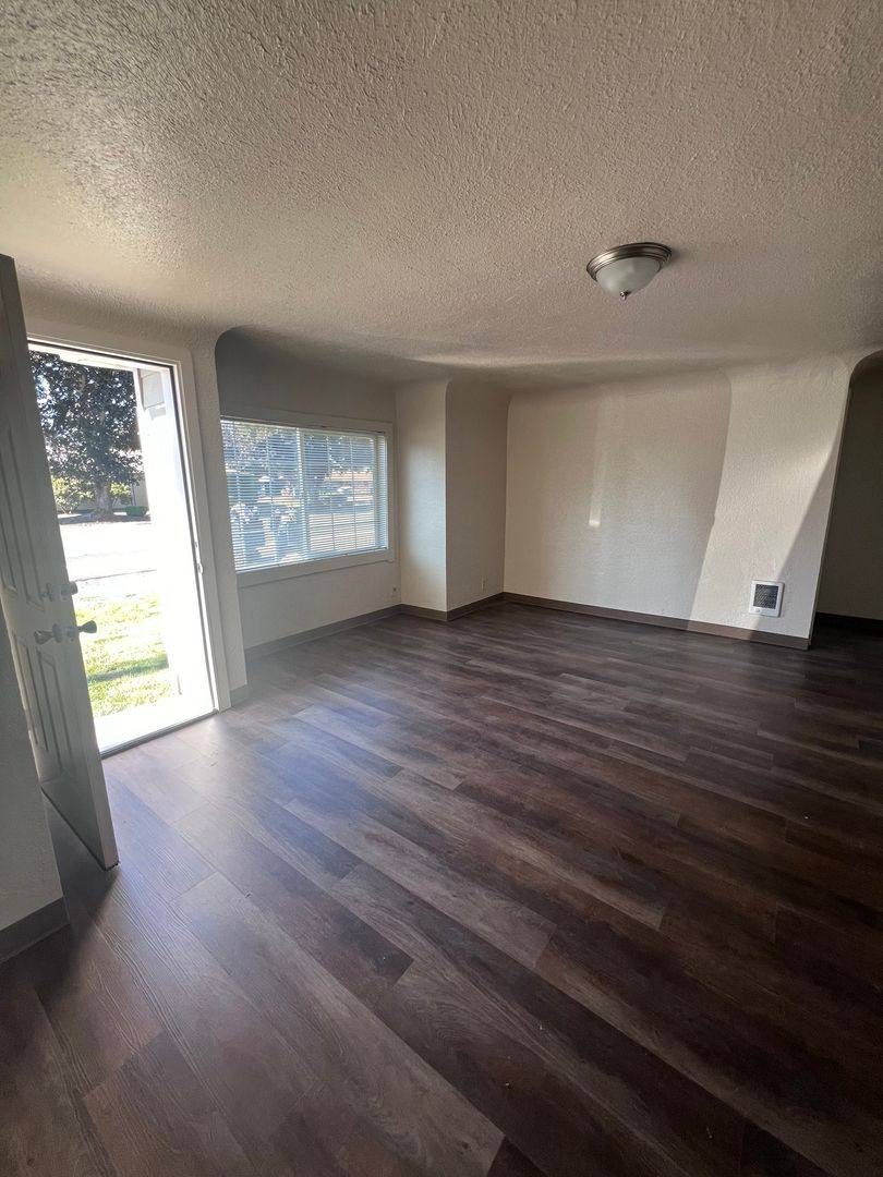 Apartment for rent at 4611 State St, Salem, OR 97301