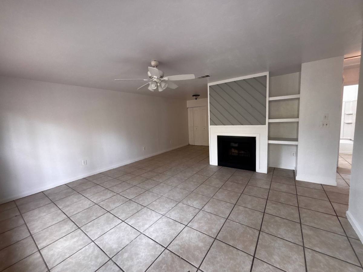 Apartment for rent at 911 SW 59th Terrace, Gainesville, FL 32607