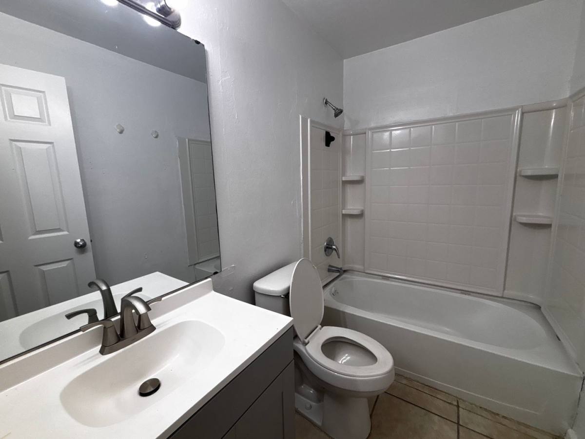 Apartment for rent at 911 SW 59th Terrace, Gainesville, FL 32607