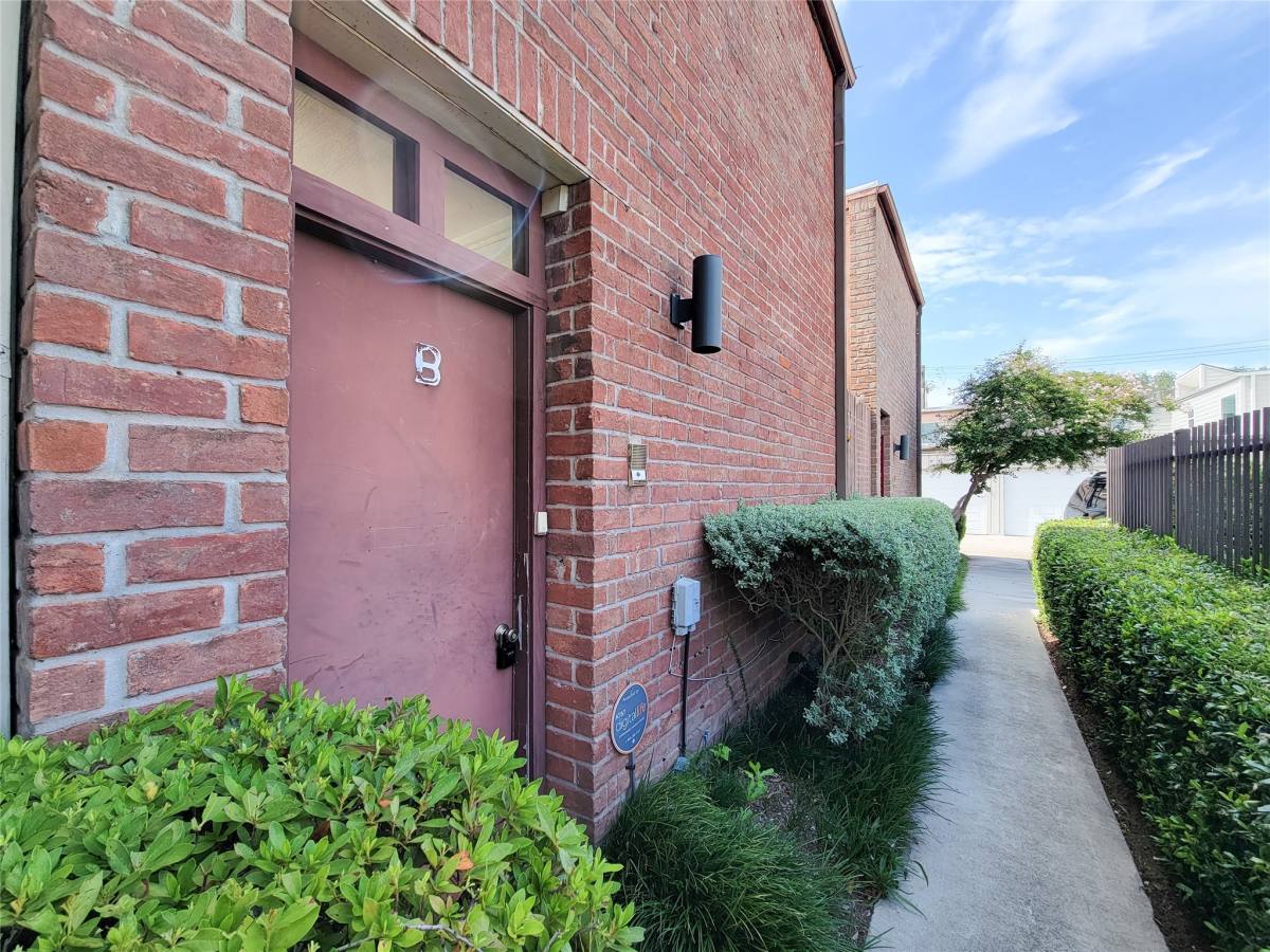 Townhouse for rent at 2243 W Alabama St #2243B, Houston, TX 77098