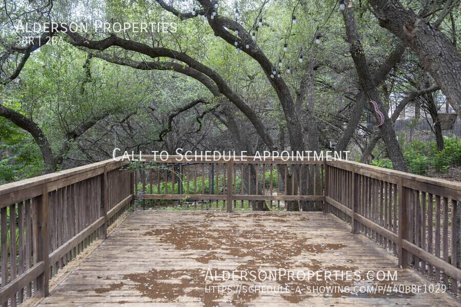 House for rent at 1015 Twin Deer Lane, Canyon Lake, TX 78133