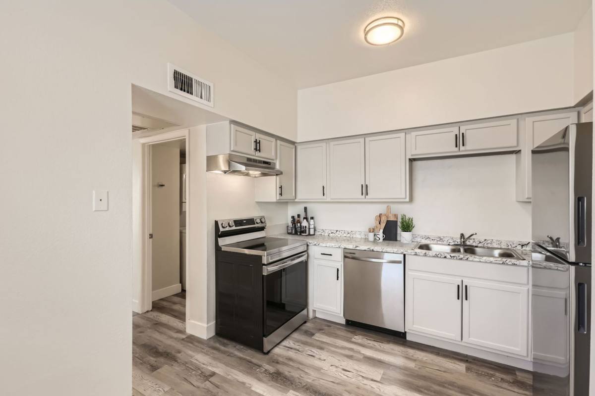 Apartment for rent at 2826 E Le Marche Ave, Phoenix, AZ 85032