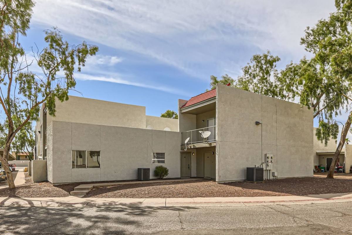 Apartment for rent at 2826 E Le Marche Ave, Phoenix, AZ 85032