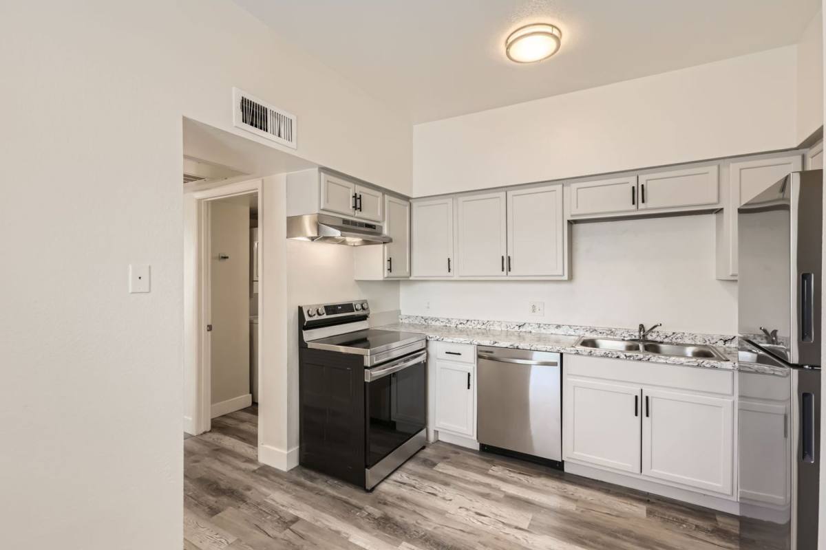 Apartment for rent at 2826 E Le Marche Ave, Phoenix, AZ 85032