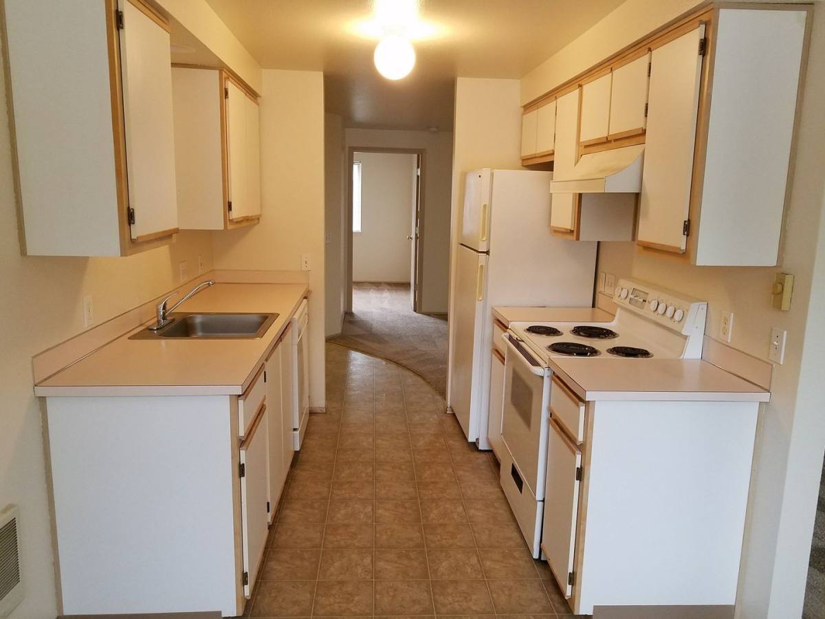 Apartment for rent at 180 Sandy Dr N, Salem, OR 97303