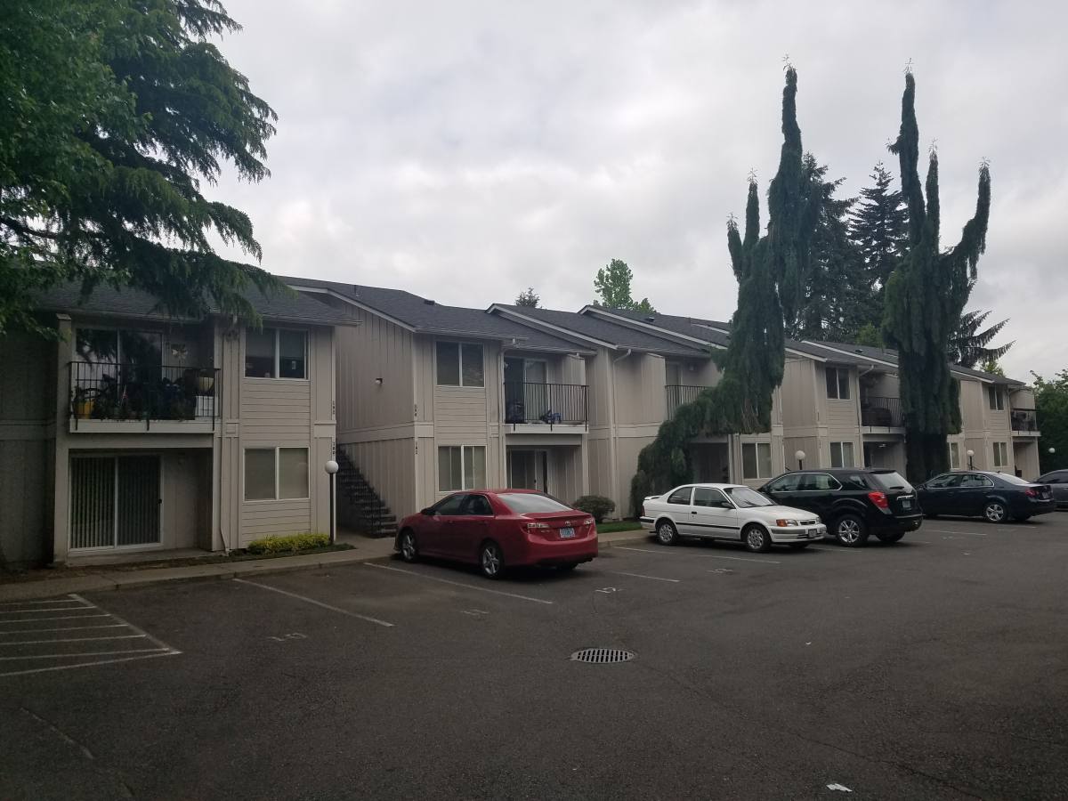 Apartment for rent at 180 Sandy Dr N, Salem, OR 97303