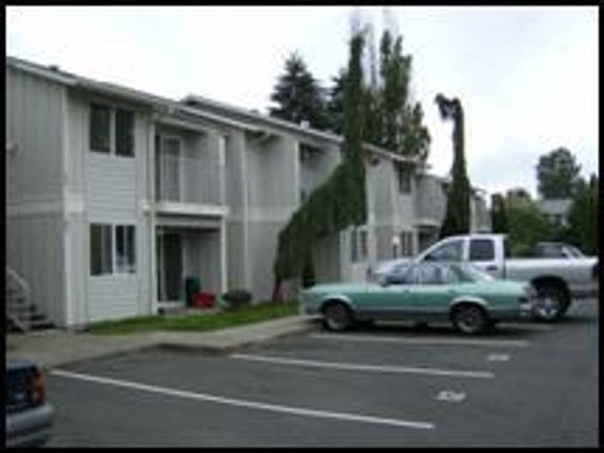 Apartment for rent at 180 Sandy Dr N, Salem, OR 97303