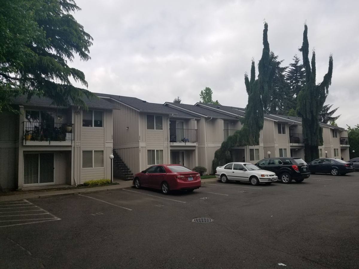 Apartment for rent at 180 Sandy Dr N, Salem, OR 97303
