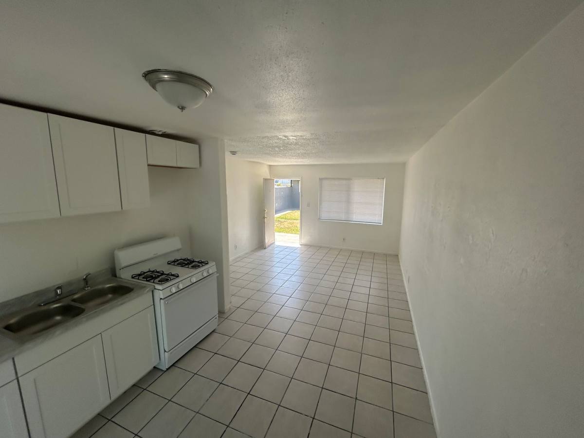 Apartment for rent at 1012 Rodgers Rd, Hanford, CA 93230