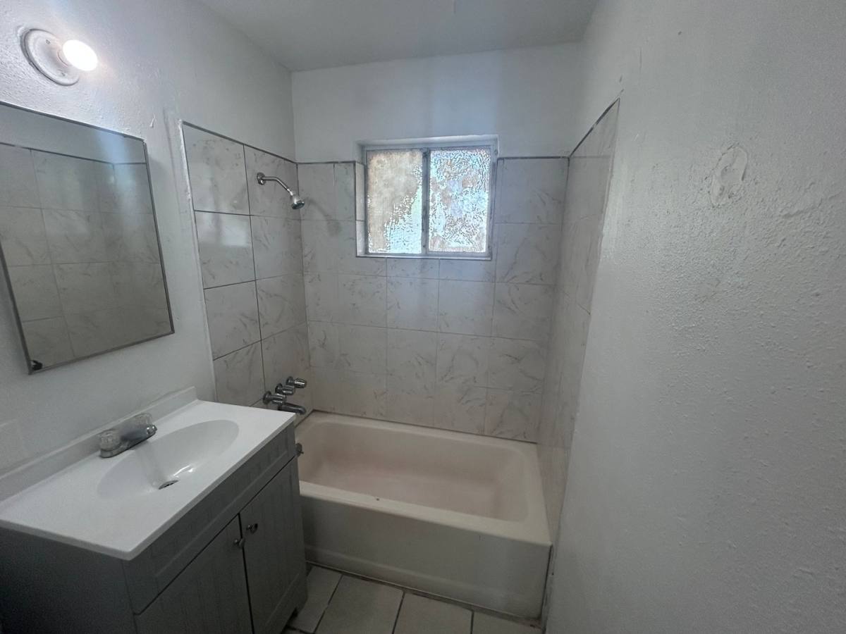 Apartment for rent at 1012 Rodgers Rd, Hanford, CA 93230