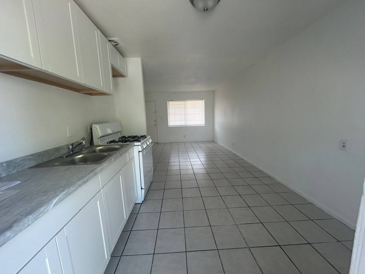 Apartment for rent at 1012 Rodgers Rd, Hanford, CA 93230