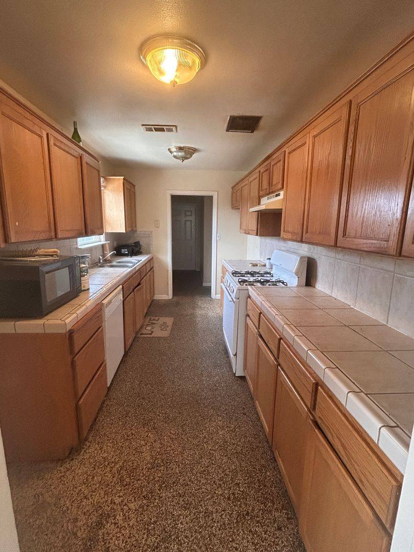 House for rent at 1920 N 11th Ave, Hanford, CA 93230