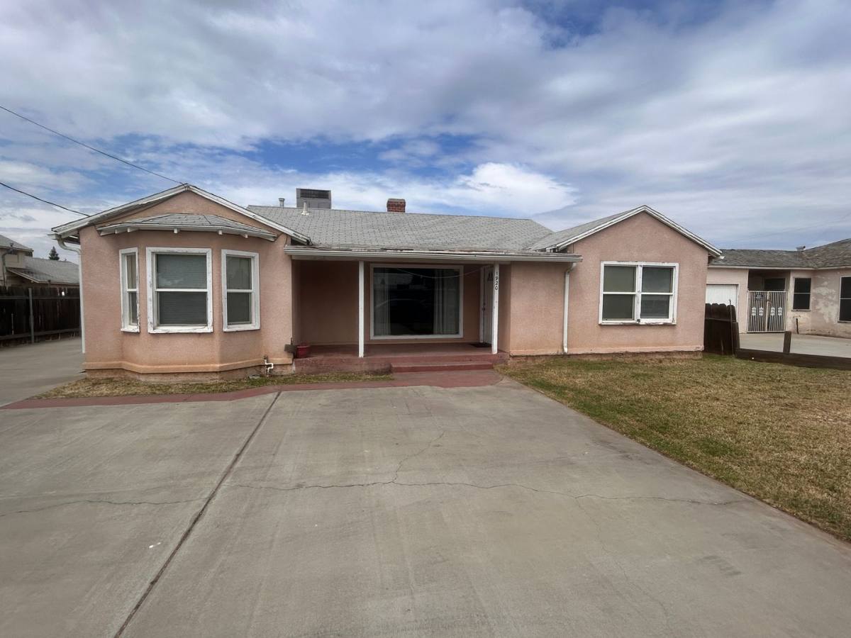 House for rent at 1920 N 11th Ave, Hanford, CA 93230