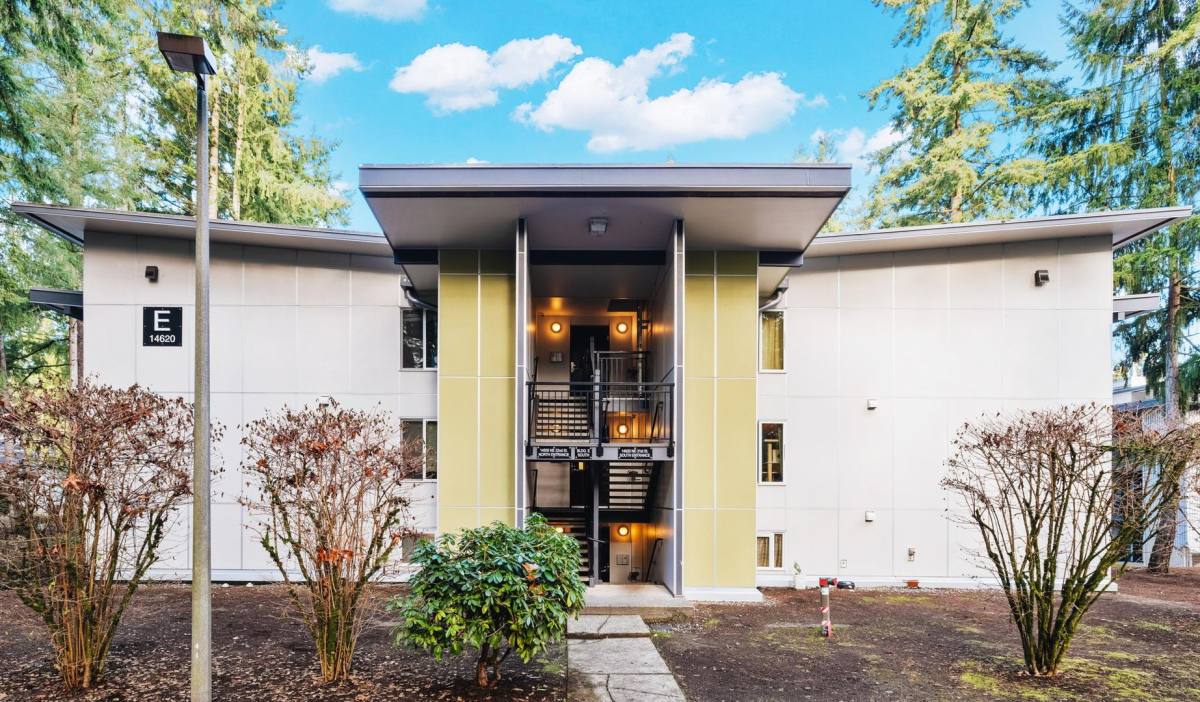 Apartment for rent at 14620 NE 31st St, Bellevue, WA 98007